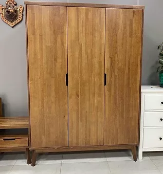 Шкаф для одежды "Доната 1" массив дуба купить в Москве - фото №1